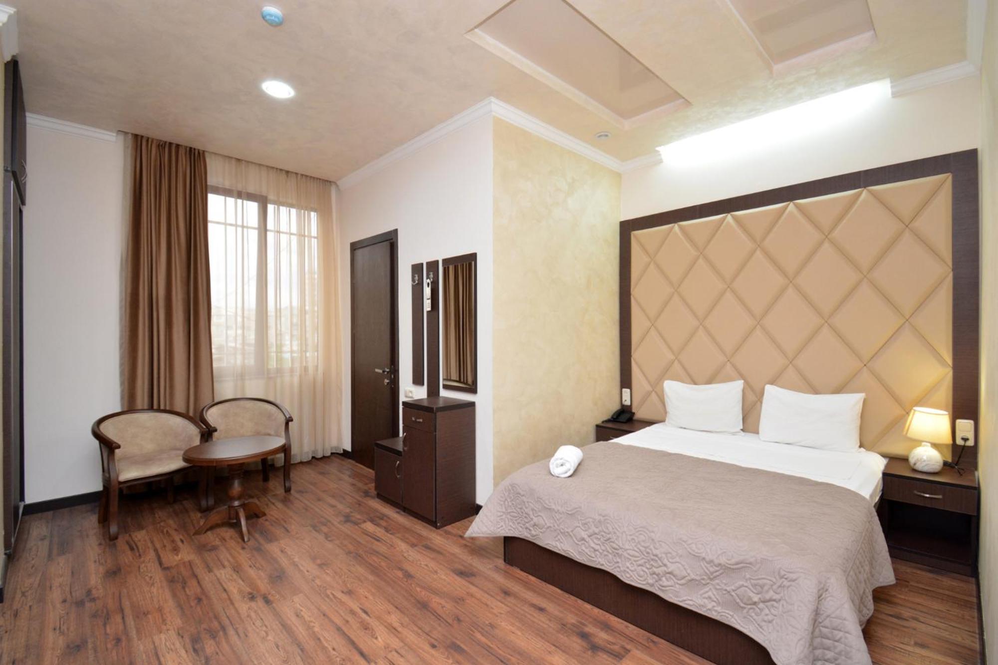 Partez Hotel Jerevan Eksteriør bilde